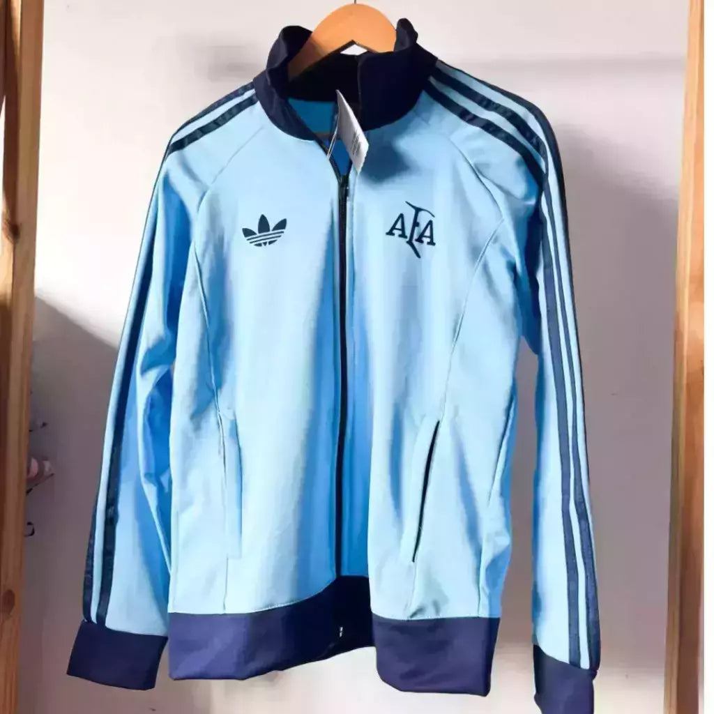 3X1 CAMPERA AFA 50 AÑOS + CAMISETA ANIVERSARIO + CAMISETA AFA 2026